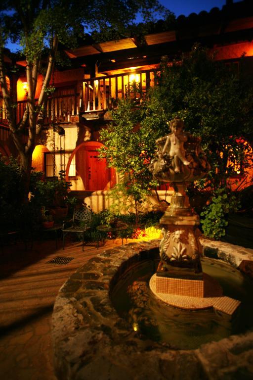 Rancho Caymus Hotel