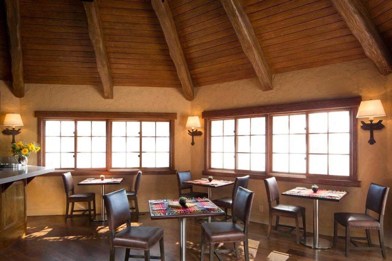 Rancho Caymus Hotel